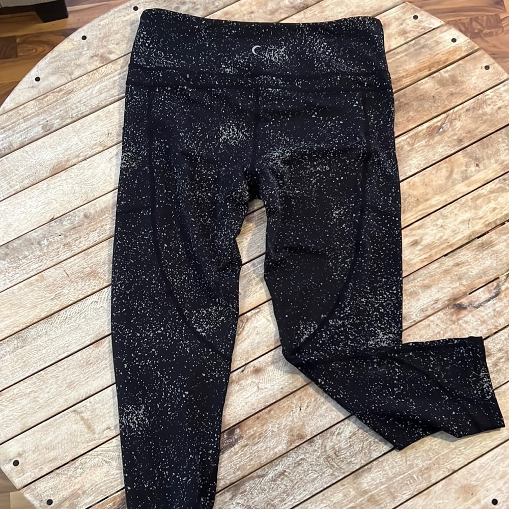 NWOT ZYIA Active Leggings with reflective speckles